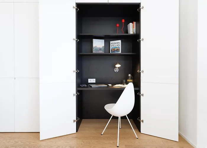 Designer In The Philipshaus *